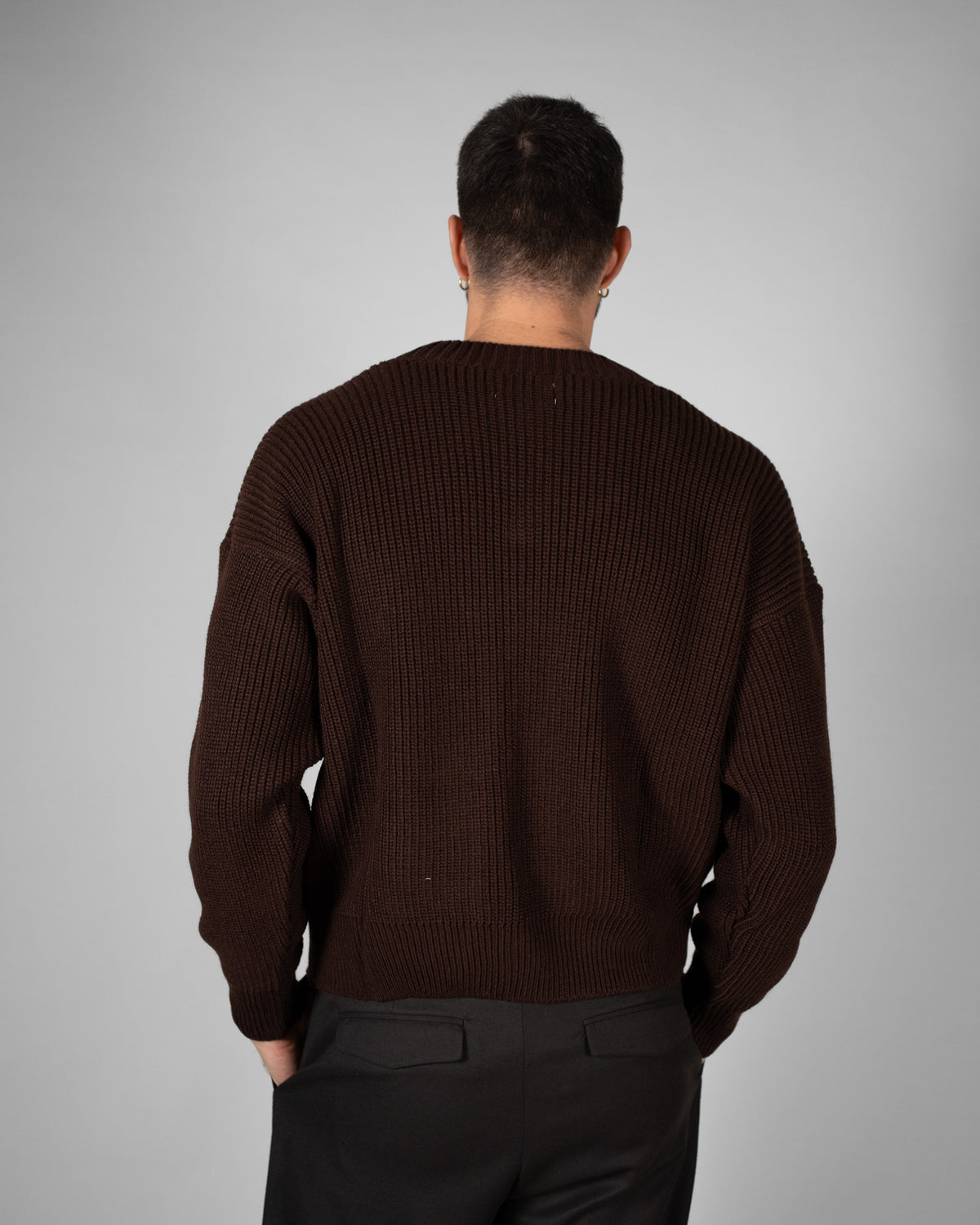 Maglione scollo a V marrone