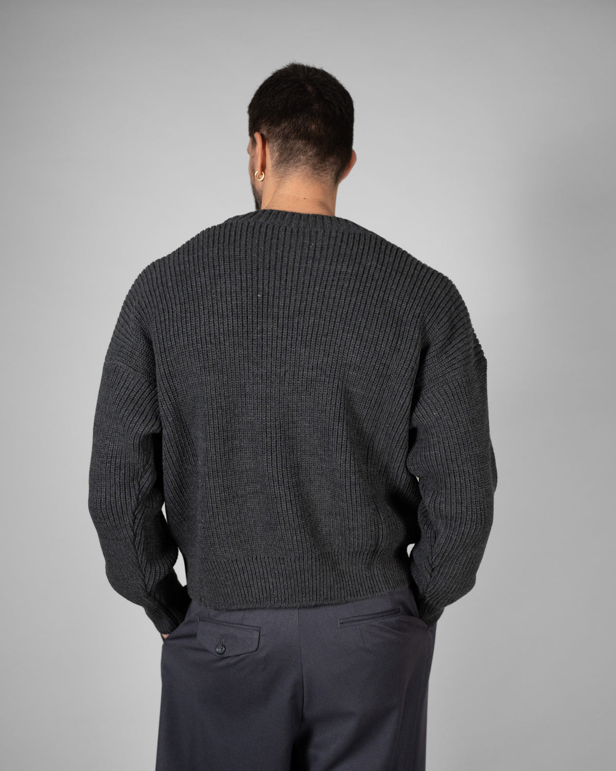 Maglione scollo a V grigio