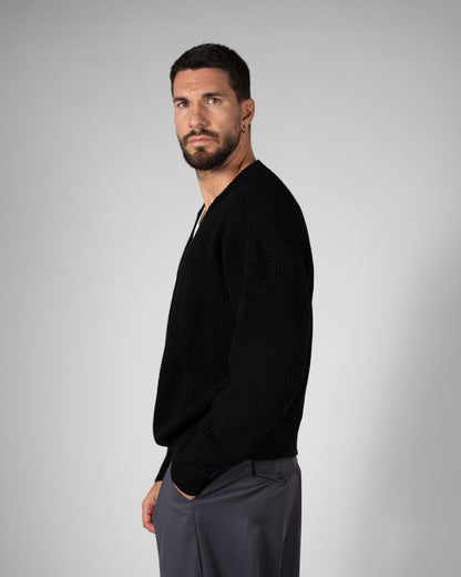 Maglione scollo a V nero
