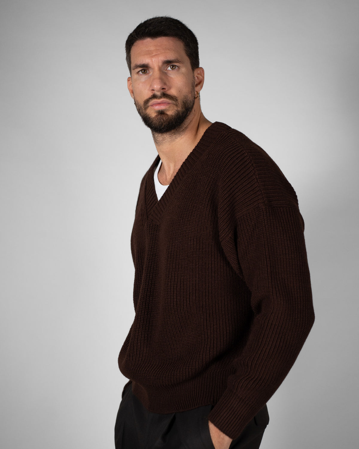 Maglione scollo a V marrone