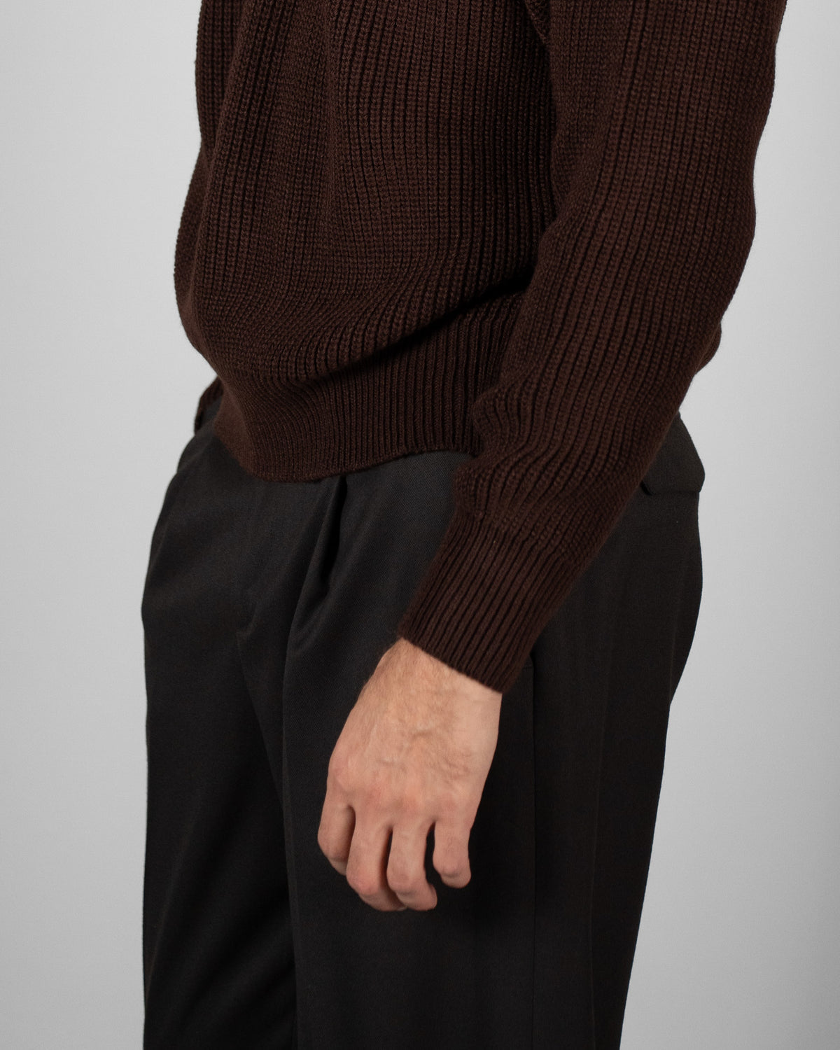 Maglione scollo a V marrone