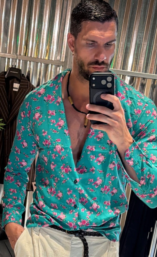 Camicia azzurra fiori